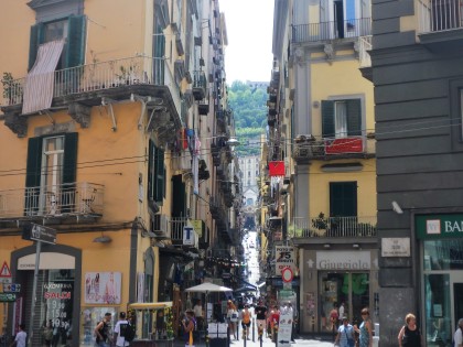 Ladies and gentlemen: Spaccanapoli. This street cuts the city in half.